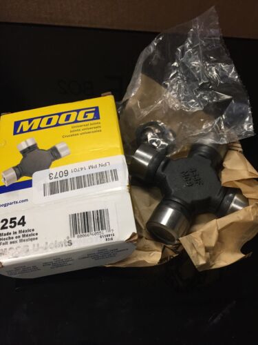 MOOG U-joint 254 New Open Box (6922740924599)